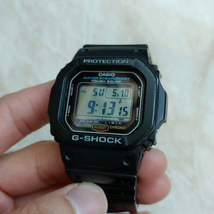 카시오 G shock 지샥 G5600ue 태양열 충전 시계팝니다 이미지