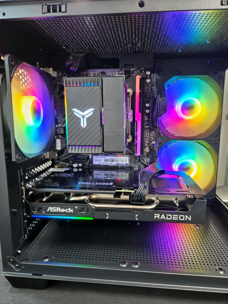 AMD RYZEN 7 5700X, RX9060XT 16G 이미지