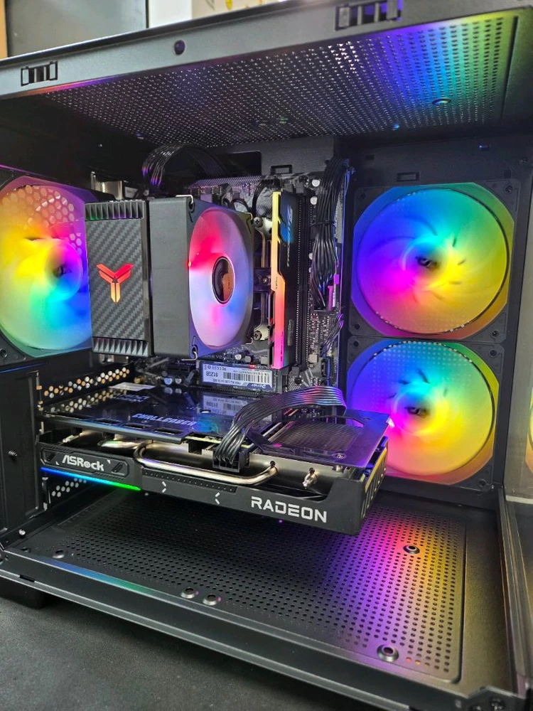 AMD RYZEN 7 5700X, RX9060XT 16G 이미지