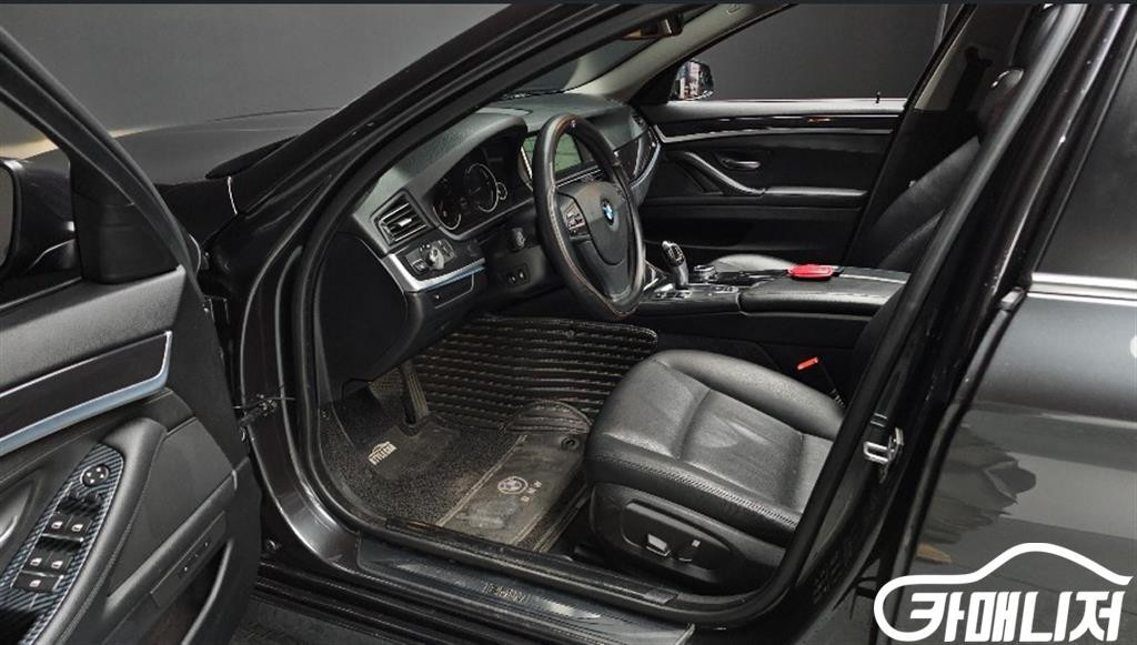 [BMW]5시리즈 (F10) 520d xDrive #고유가특가 이미지