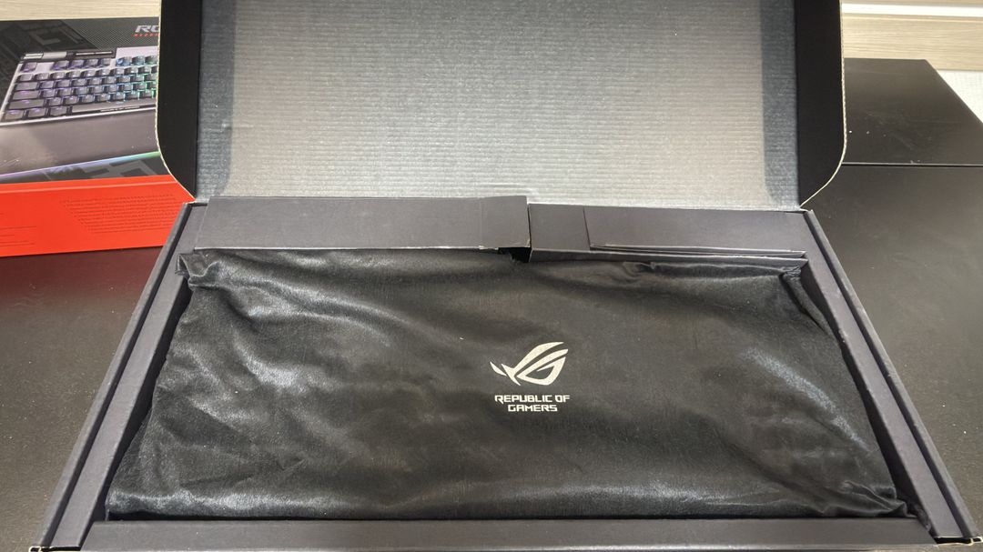 ASUS ROG STRIX FLARE II ANIMATE 영문 (갈축) 이미지