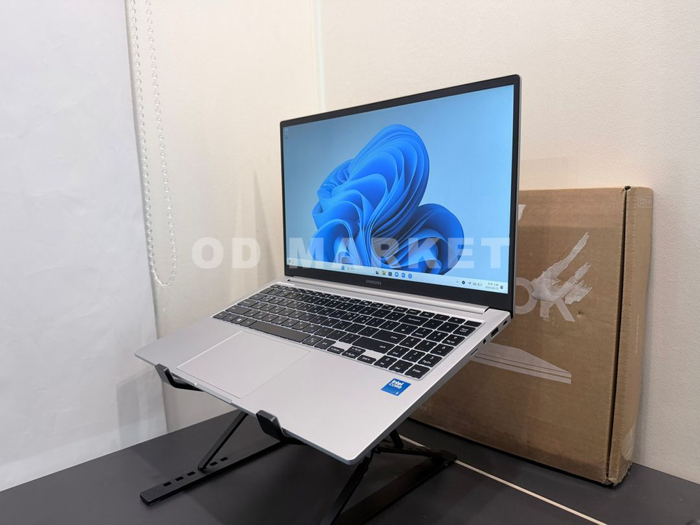삼성 갤럭시북4 사무용 노트북(코어3,8g/256g) 이미지