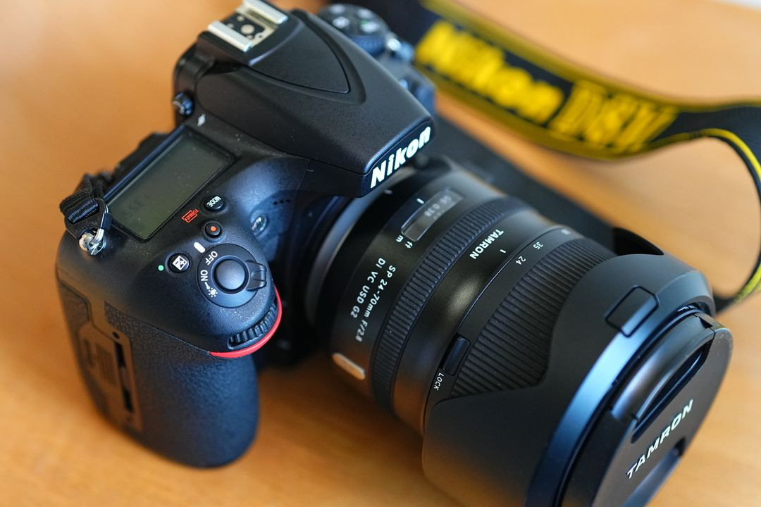니콘 D810 풀프레임 DSLR 카메라 + 탐론 24-70mm 렌즈 세트 이미지