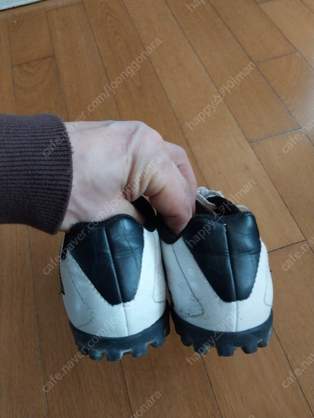아디다스 아동 축구화 풋살화 이미지