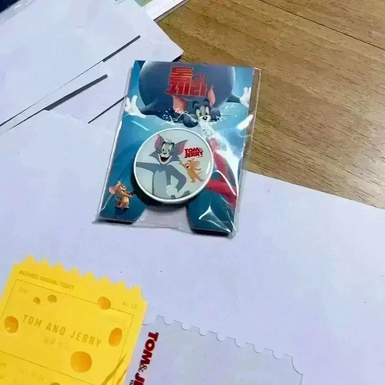 톰과 제리 오리지널 티켓 그립톡 메가박스 오티 특전 영화 굿즈 이미지