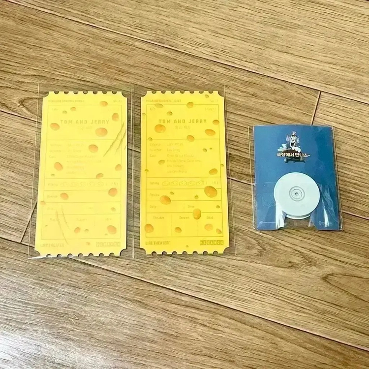 톰과 제리 오리지널 티켓 그립톡 메가박스 오티 특전 영화 굿즈 이미지