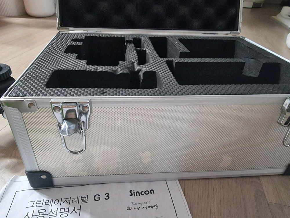 Sincon G3 레이저 레벨기 (삼각대 포함) 이미지