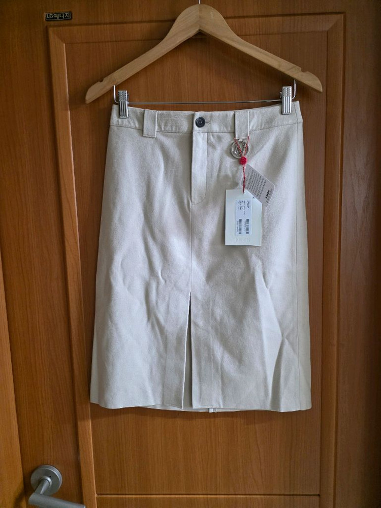 (새상품) 무신사 KIRSH 앞트임 크림 스커트(M) 이미지