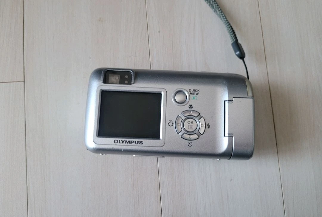 올림푸스 D-580 줌 디지털카메라 이미지