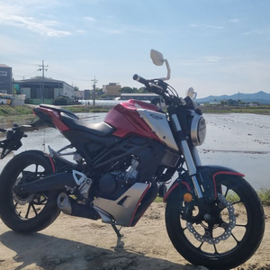 혼다 cb125r 18년식/2만대키로수/생활튜닝/급매 이미지