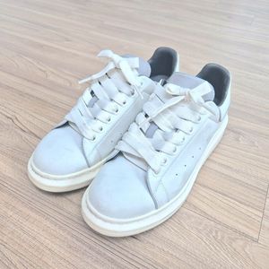 알렉산더맥퀸 오버솔 스니커즈 553770 이미지