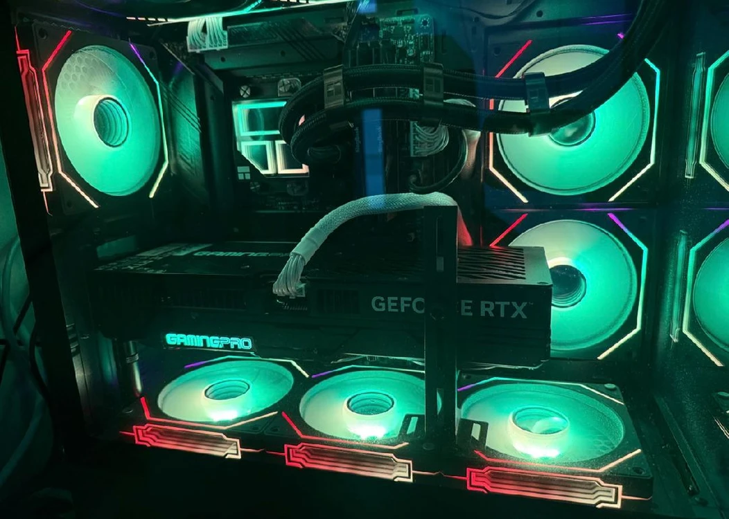 이엠텍 RTX 5070Ti 16GB 이미지