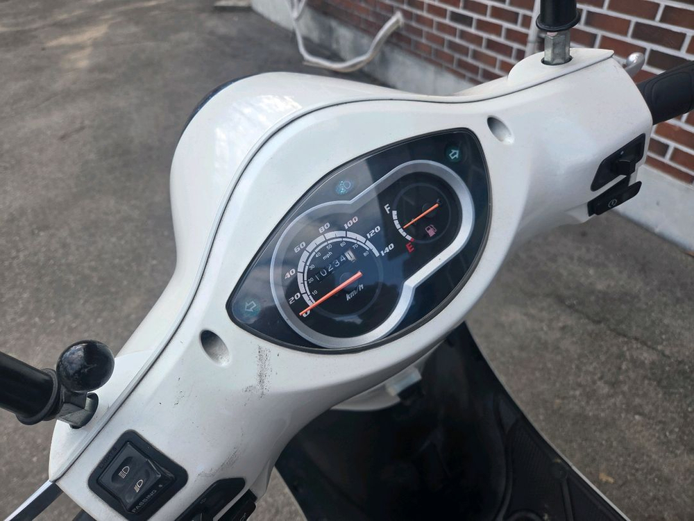 뉴카빙125 2017년식 10234km 클래식 스쿠터 카빙125 이미지