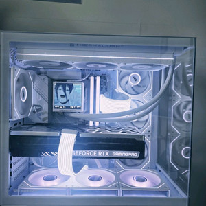 라이젠7 9800X3D RTX4080 SUPER 본체 팝니다 이미지