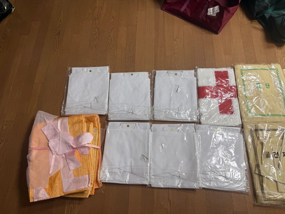 여성 수의 및 장례 의전용품 일괄 이미지
