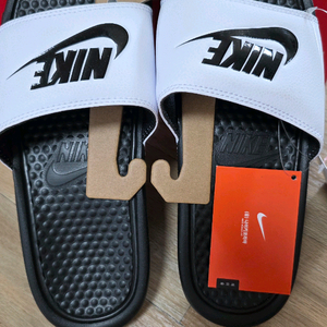 나이키 슬라이드 260 슬리퍼 이미지