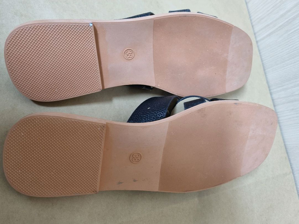 YQYT 여성 샌들 블랙 240~245mm 새제품 이미지