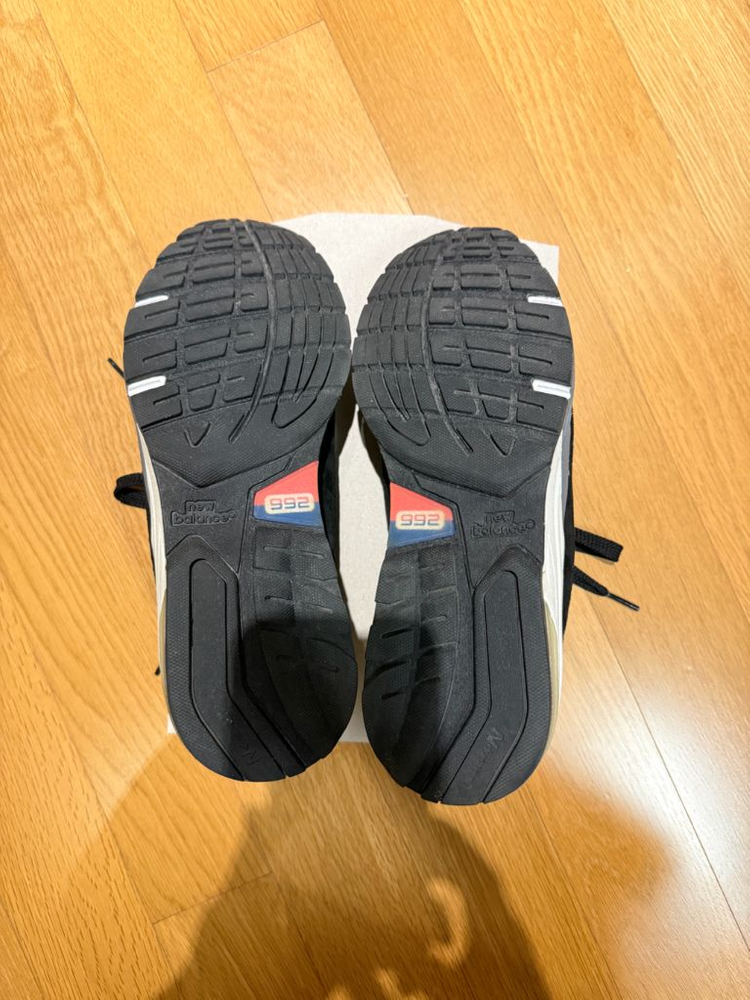 뉴발란스 992 블랙 이미지