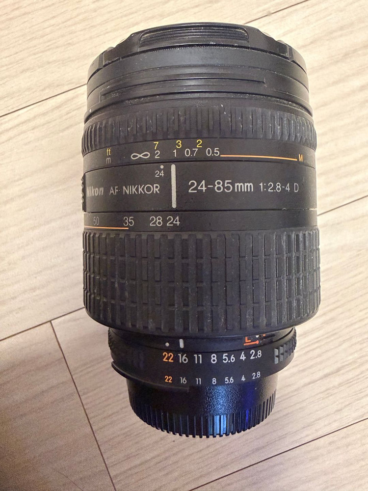 니콘 AF24-85mm f/2.8-f/4 D IF + UV 필터 포함 팝니다. 이미지