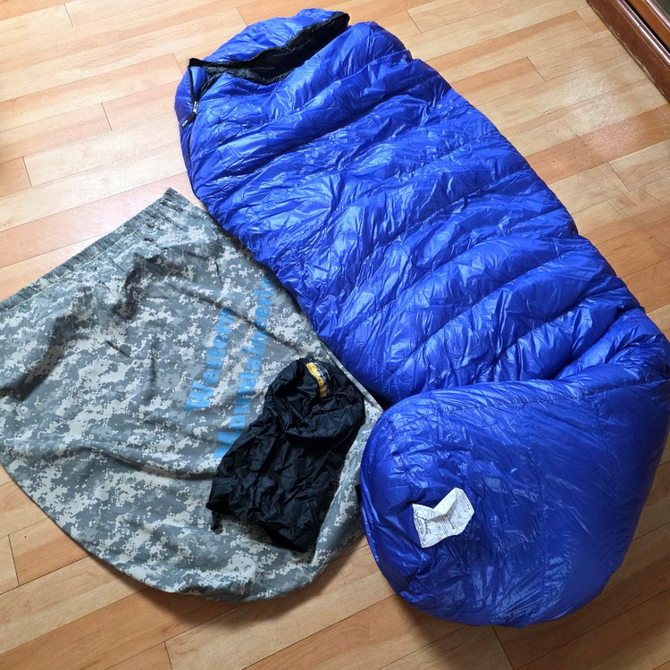 웨스턴마운티니어링 울트라라이트 침낭 판매합니다. 이미지