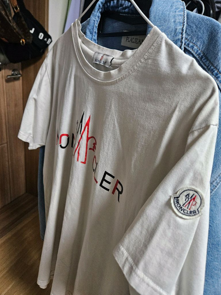 몽클레어 화이트 반팔 티셔츠 이미지