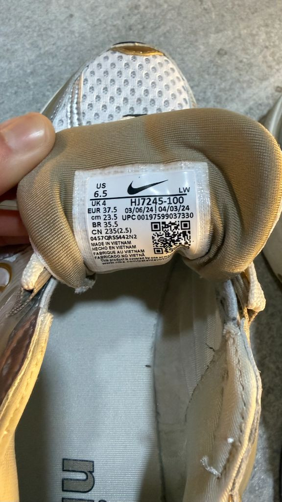 나이키 V2K 런 서밋 화이트 실버 235 이미지
