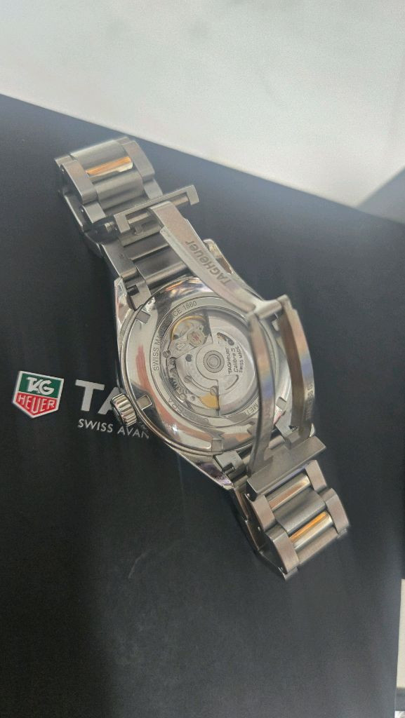 태그호이어 까레라 칼리버5 데이데이트 오토매틱 41mm 시계 이미지