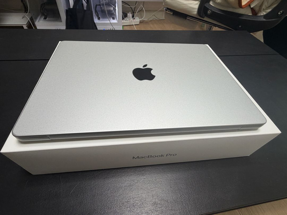 맥북프로 14 M5칩 36GB 1TB +애플케(29/02) / 교육용번들앱 /매직키보드 이미지