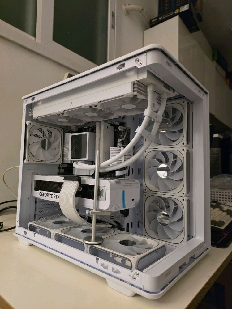 9800x3d rtx 5080 b850m wifi 화이트 본체 이미지