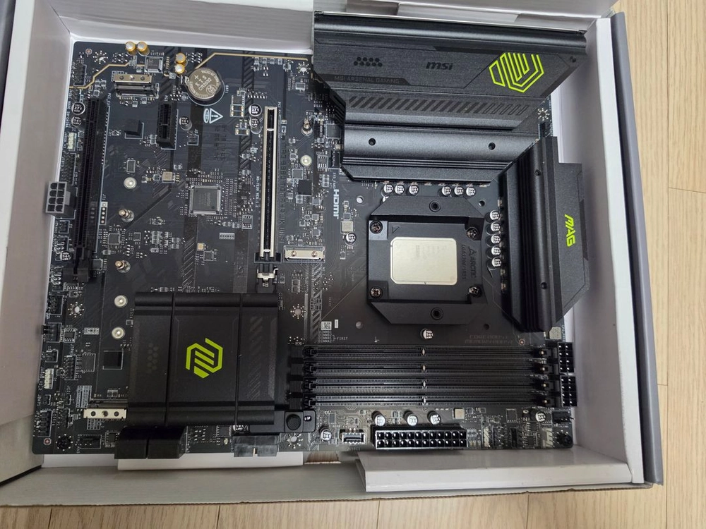 Intel Core Ultra 7 265K+ MSI MAG B860 TOMAHAWK wifi 토마호크 이미지