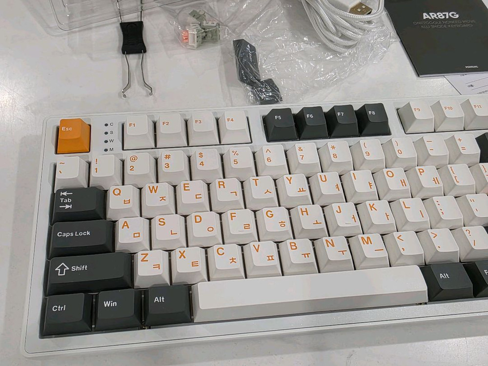 앱코 알루미늄 기계식 키보드 ar87g 민트컨디션 이미지