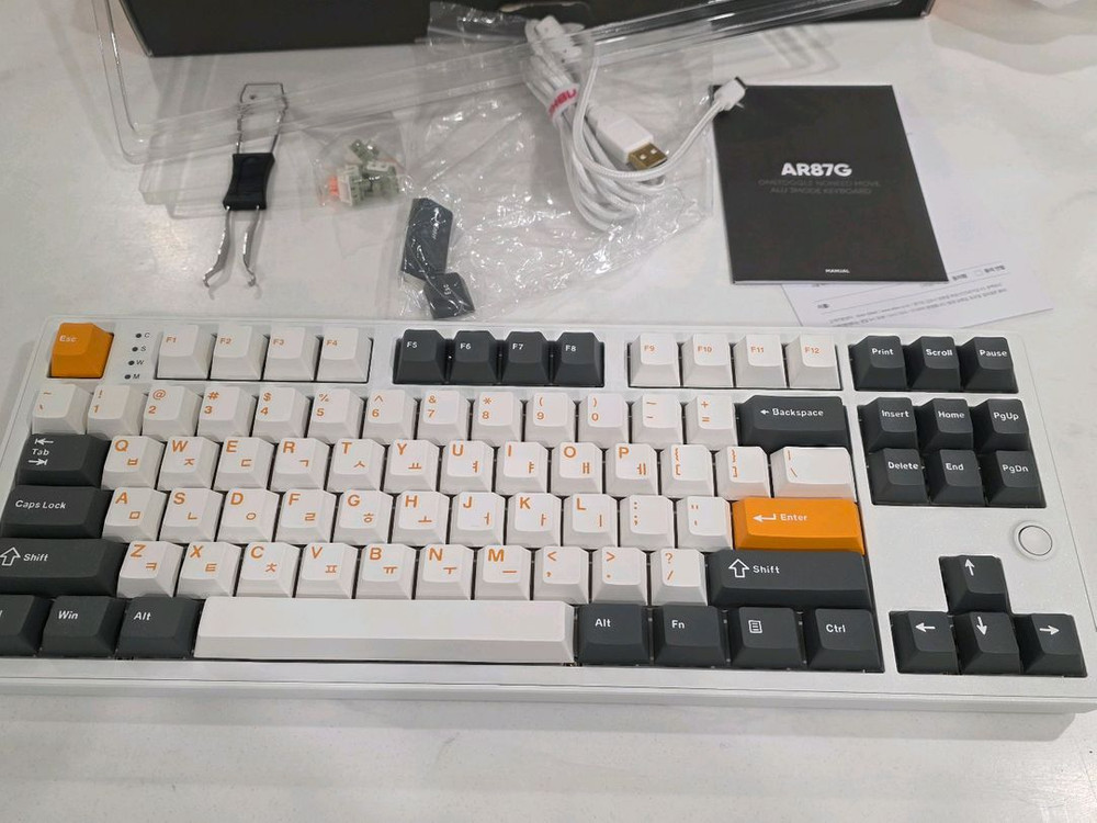 앱코 알루미늄 기계식 키보드 ar87g 민트컨디션 이미지
