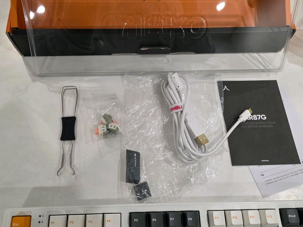앱코 알루미늄 기계식 키보드 ar87g 민트컨디션 이미지