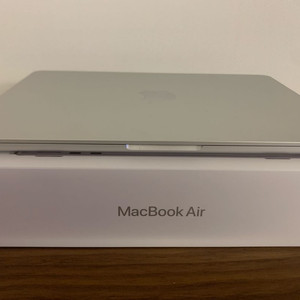 맥북에어 13인치 M5 10코어CPU, 10코어GPU, 16GB SSD 1TB 실버 풀박스 이미지