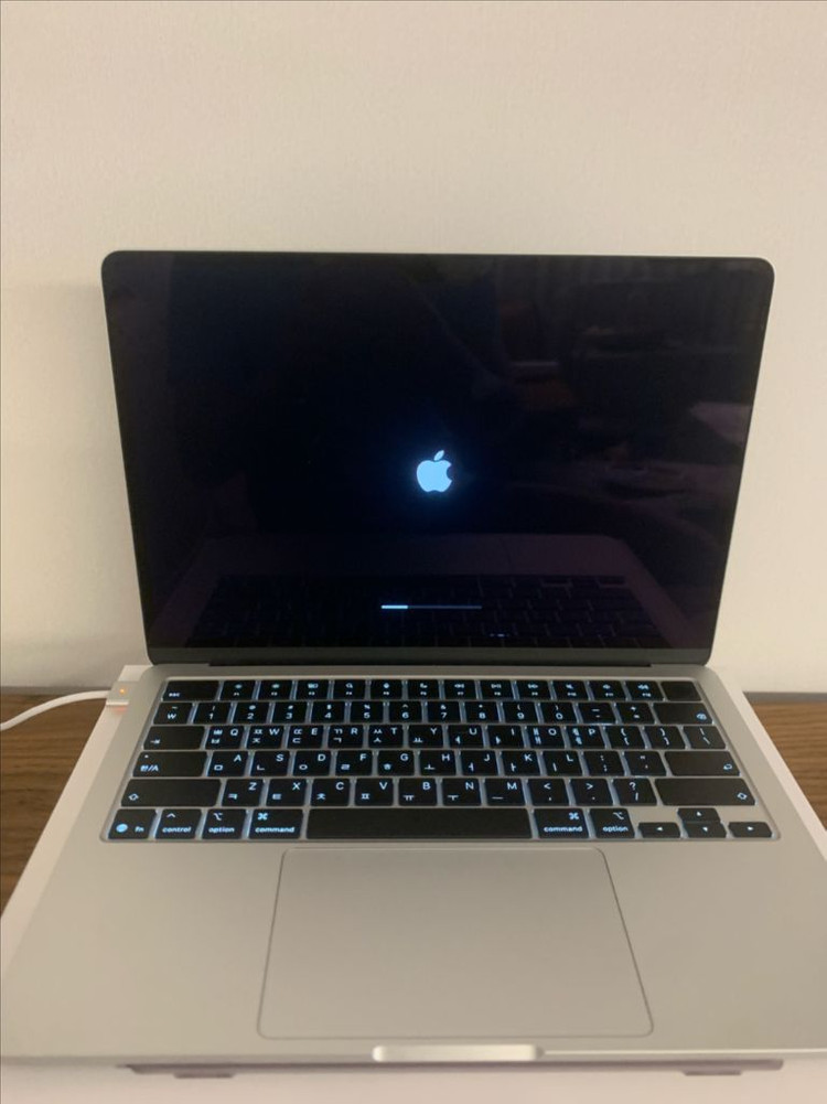 맥북에어 13인치 M5 10코어CPU, 10코어GPU, 16GB SSD 1TB 실버 풀박스 이미지