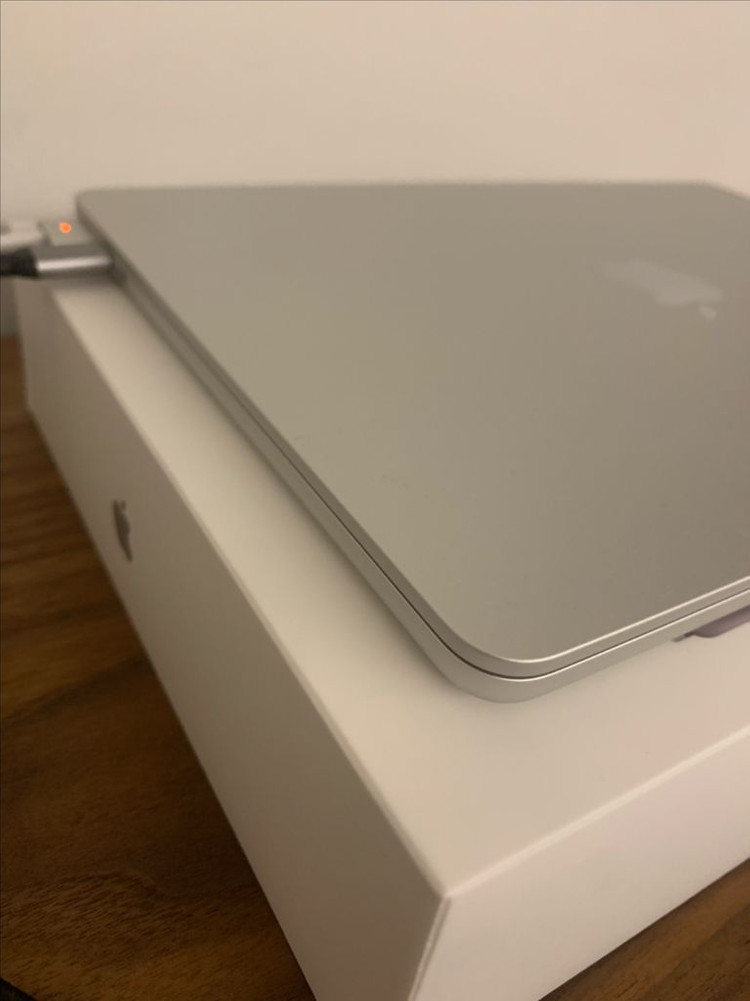 맥북에어 13인치 M5 10코어CPU, 10코어GPU, 16GB SSD 1TB 실버 풀박스 이미지