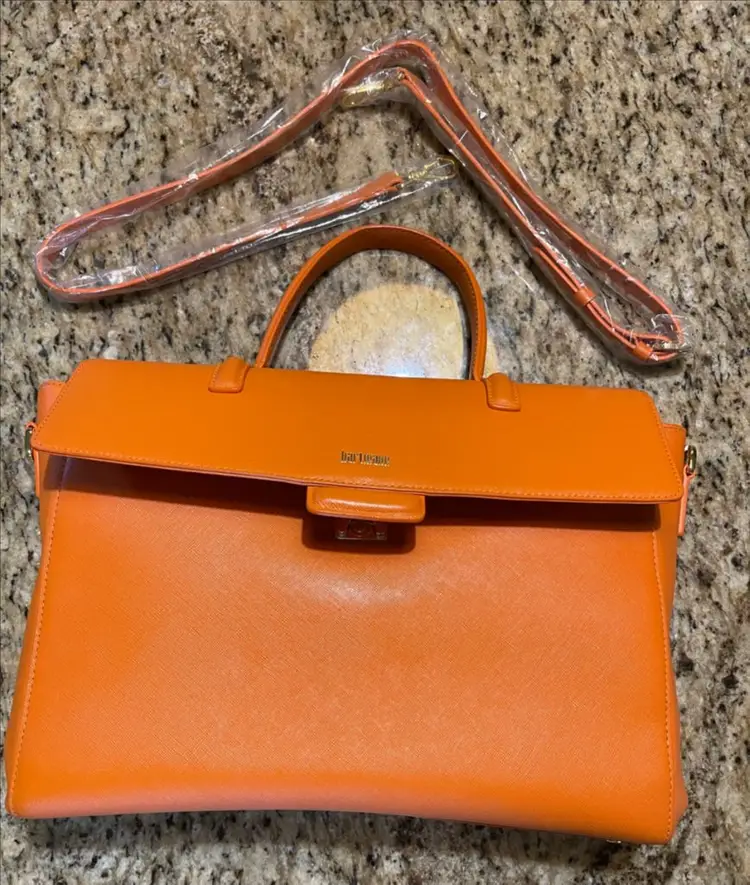 하트만 NOVIANA SHOULDER BAG 숄더백 / 모던 클래식 스타일의 명품캐리어 / 미사용 이미지