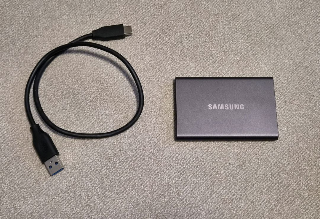 삼성 T7 외장 SSD 1TB / 건강 100% / 사용시간 119시간 / AS 남음 이미지