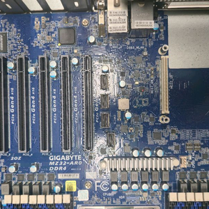 AMD EPYC 7302 16코어 32쓰레드 CPU 쿨러 MZ32-AR0 1250W 이미지