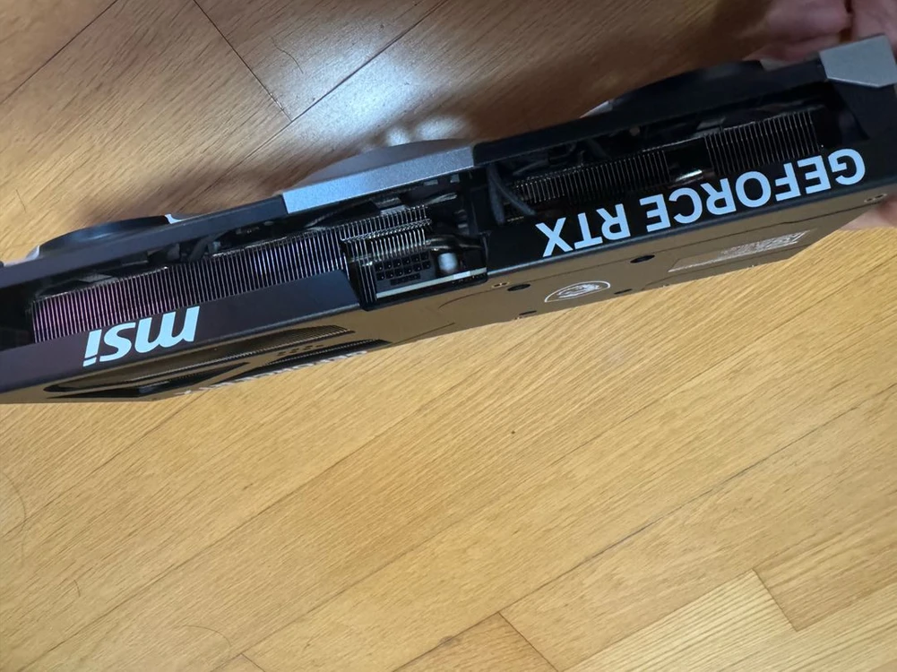 RTX 5070 Ti 그래픽카드 이미지