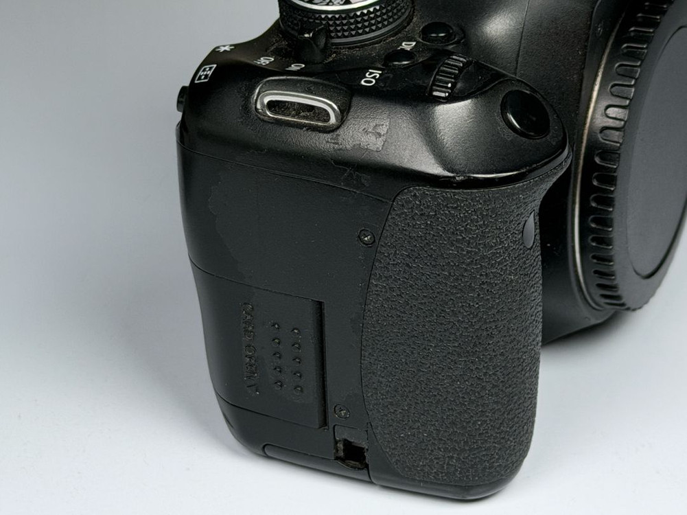 캐논 EOS 600D DSLR 카메라 바디 이미지