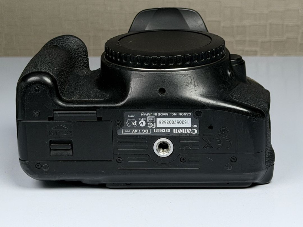 캐논 EOS 600D DSLR 카메라 바디 이미지