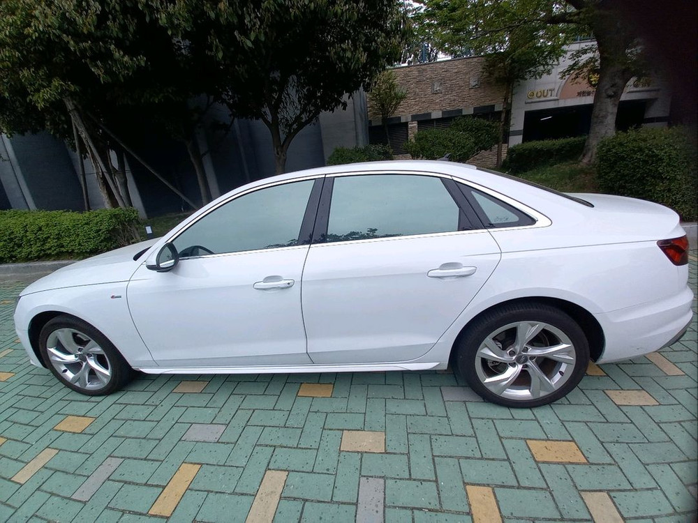 아우디 A4(5세대) 40 TFSI 프리미엄 이미지