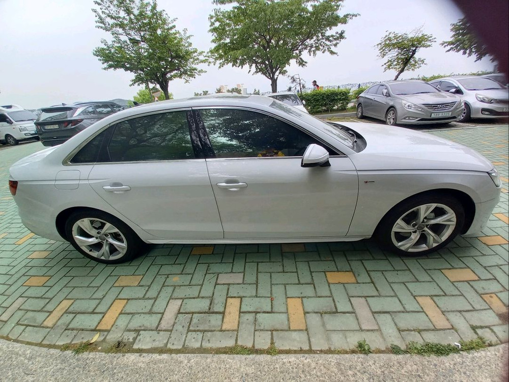 아우디 A4(5세대) 40 TFSI 프리미엄 이미지