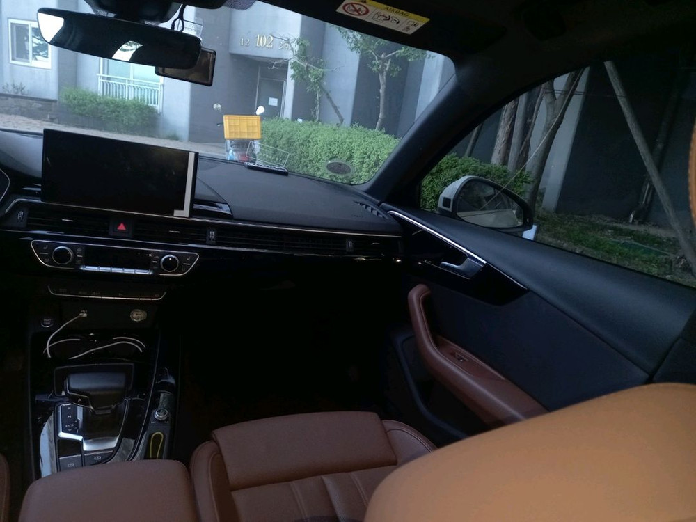 아우디 A4(5세대) 40 TFSI 프리미엄 이미지