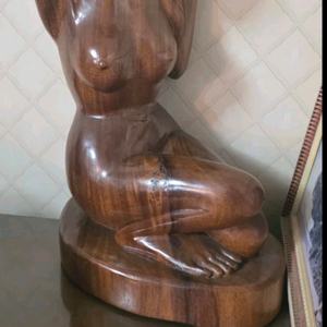 통나무조각상 진품 이미지