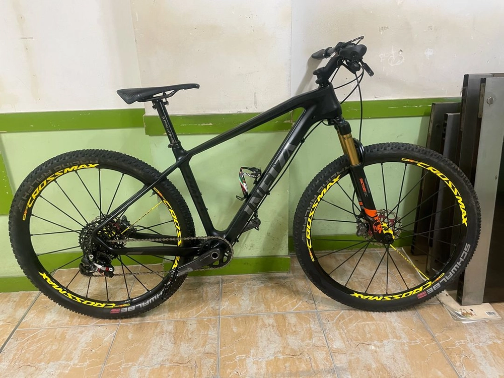 카본 mtb 자전거 (아이폰17프로, 브롬톤 교환가) 이미지