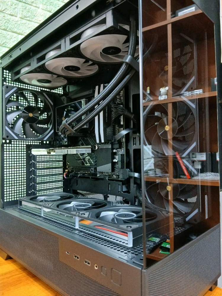 반본체 ) 게이밍 컴퓨터 9800X3D / 983D PC 이미지