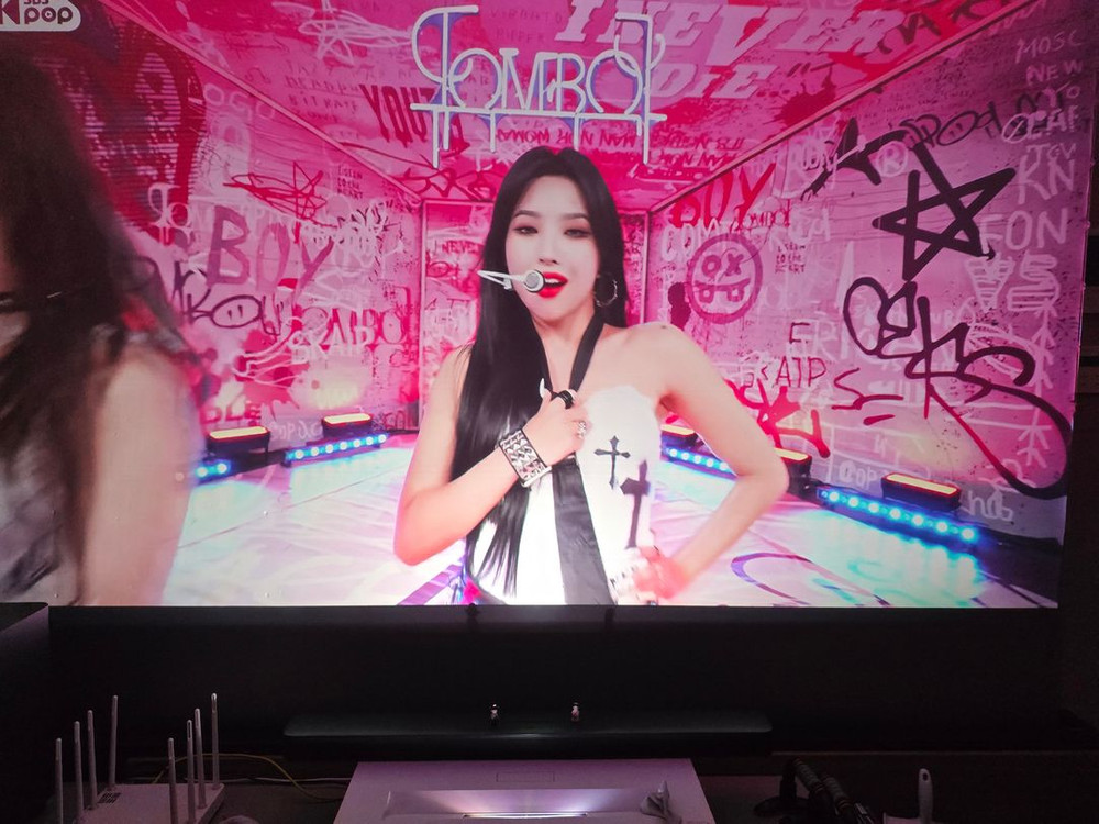 LG 초단초점 빔 프로젝터 HU915QE 이미지