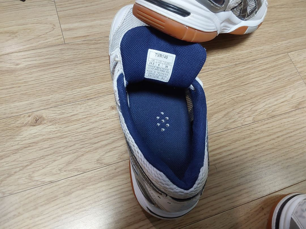 아식스 로테리브레 245 배구화 체대입시화 이미지